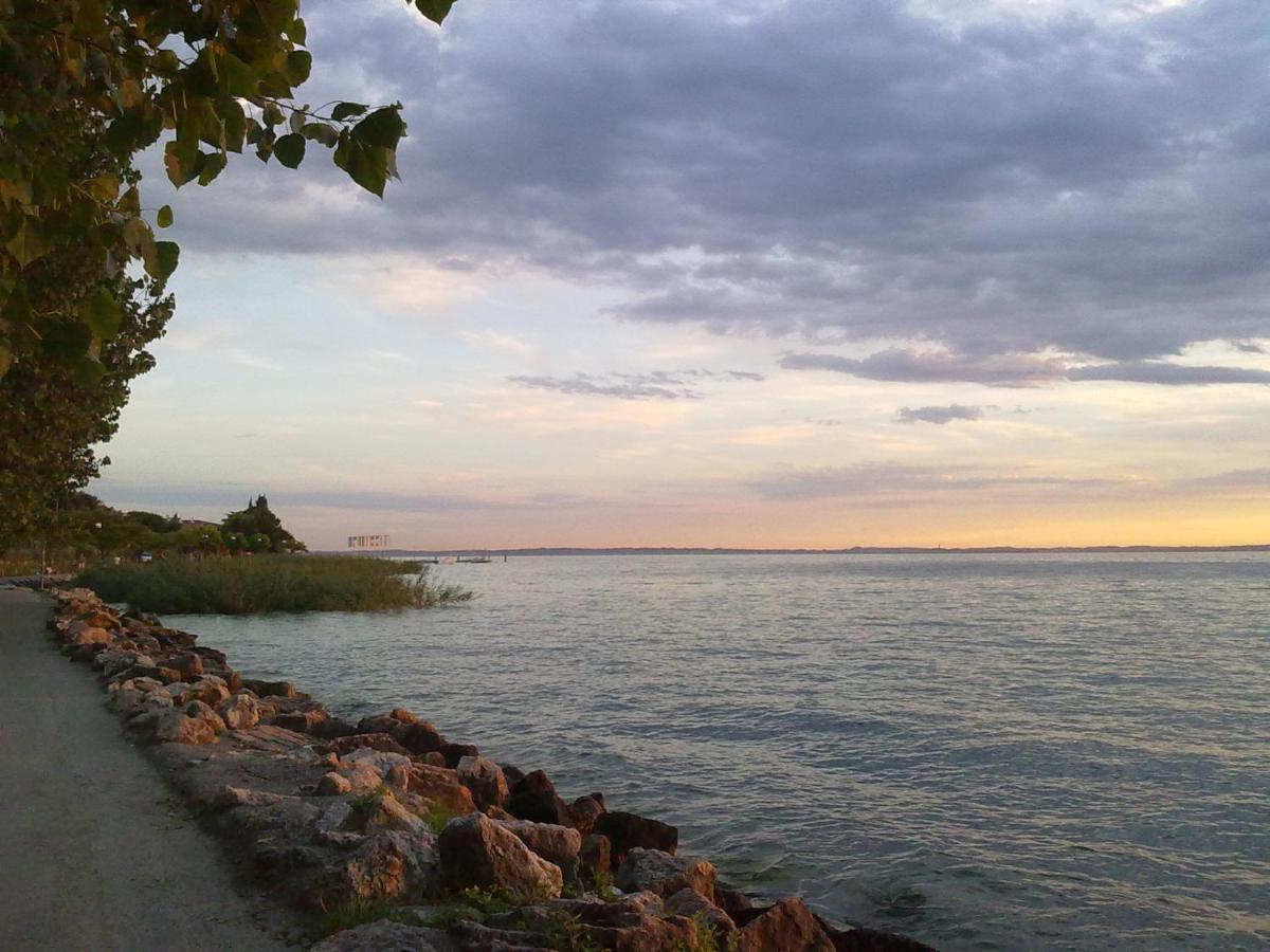 Residenza Al Sogno - On Lake Garda Cavaion Veronese Bagian luar foto