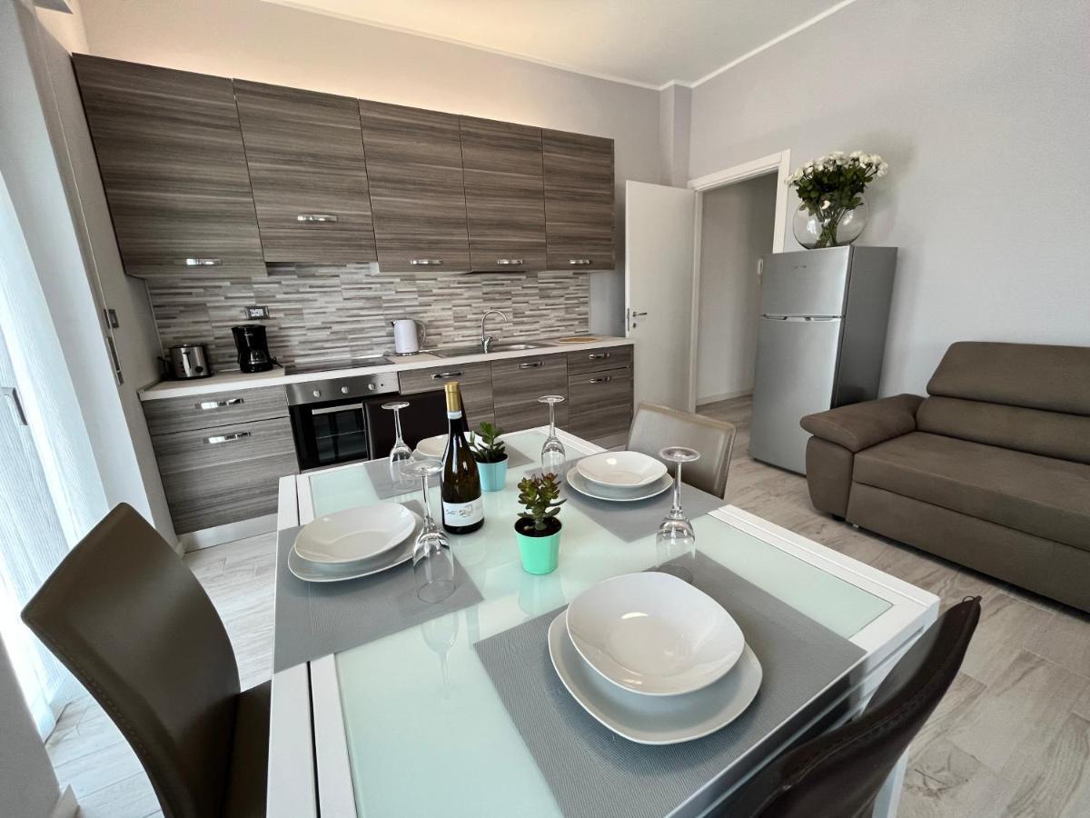 Residenza Al Sogno - On Lake Garda Cavaion Veronese Bagian luar foto