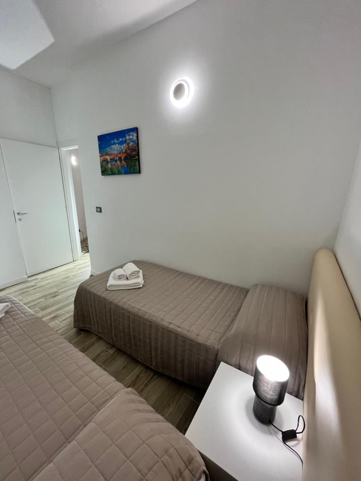 Residenza Al Sogno - On Lake Garda Cavaion Veronese Bagian luar foto